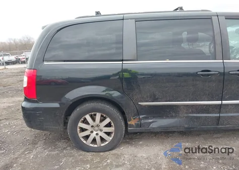 2016 Chrysler Town & Country Touring from USA, damaged, VIN 2C4RC1BG6GR294681